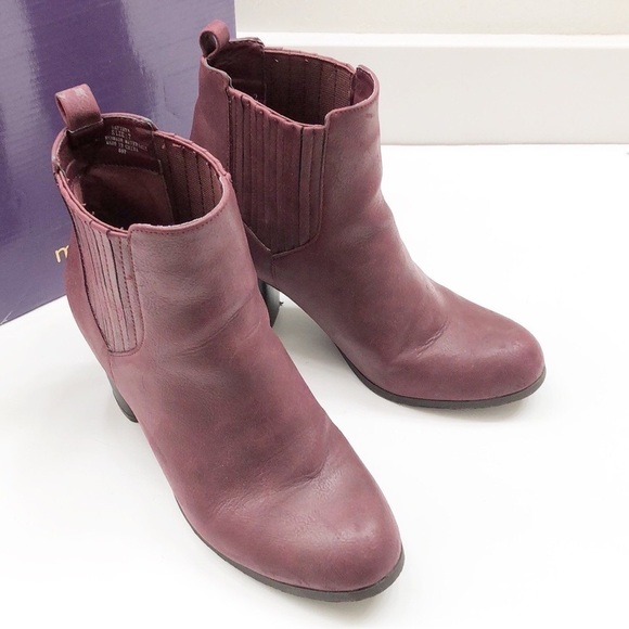 Madden Girl Davina burgundy ankle bootie - Picture 2 of 11